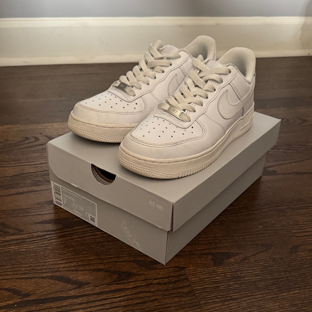 Nike Air Force 1 Low-Top Sneakers